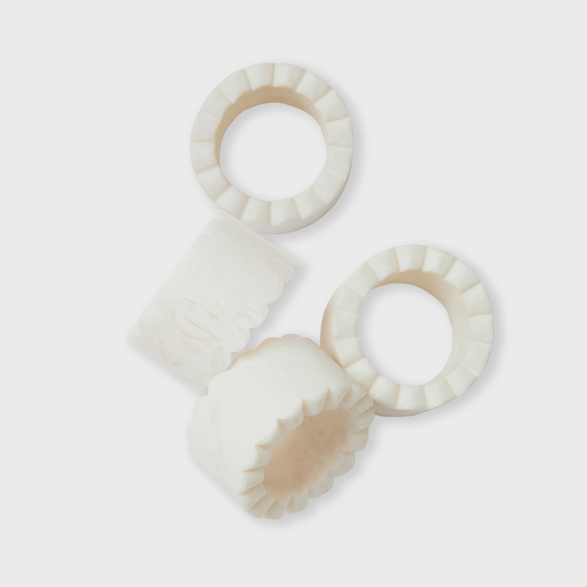 Aries Napkin Ring Cream Scallop 16pk