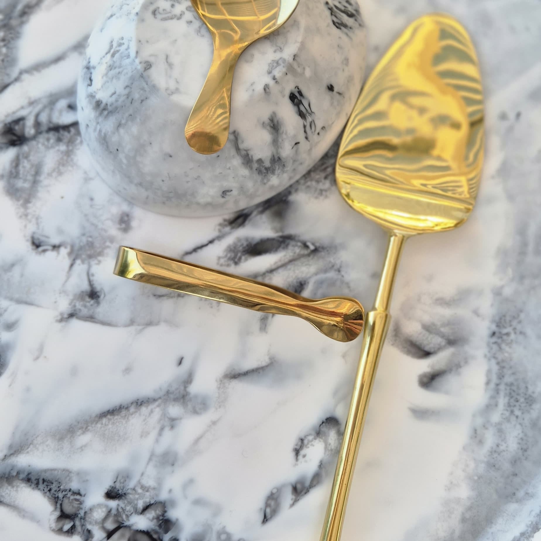 Minimalist Brass Trowel - Cake, Pizza, Tart, Pie Server
