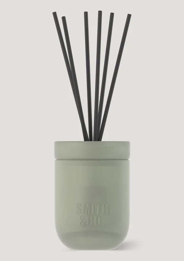 Smith & Co. Diffuser 200ml - Amber & Freesia