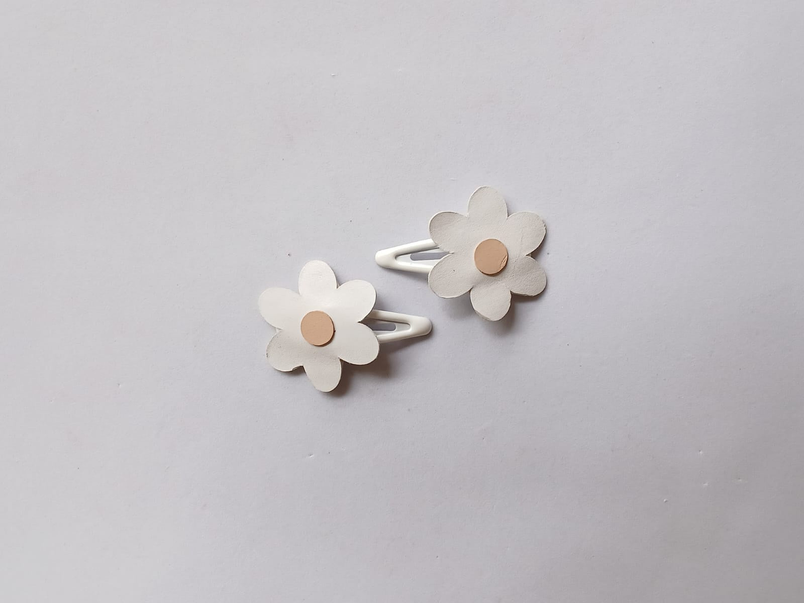 Meadow Flower White Clips