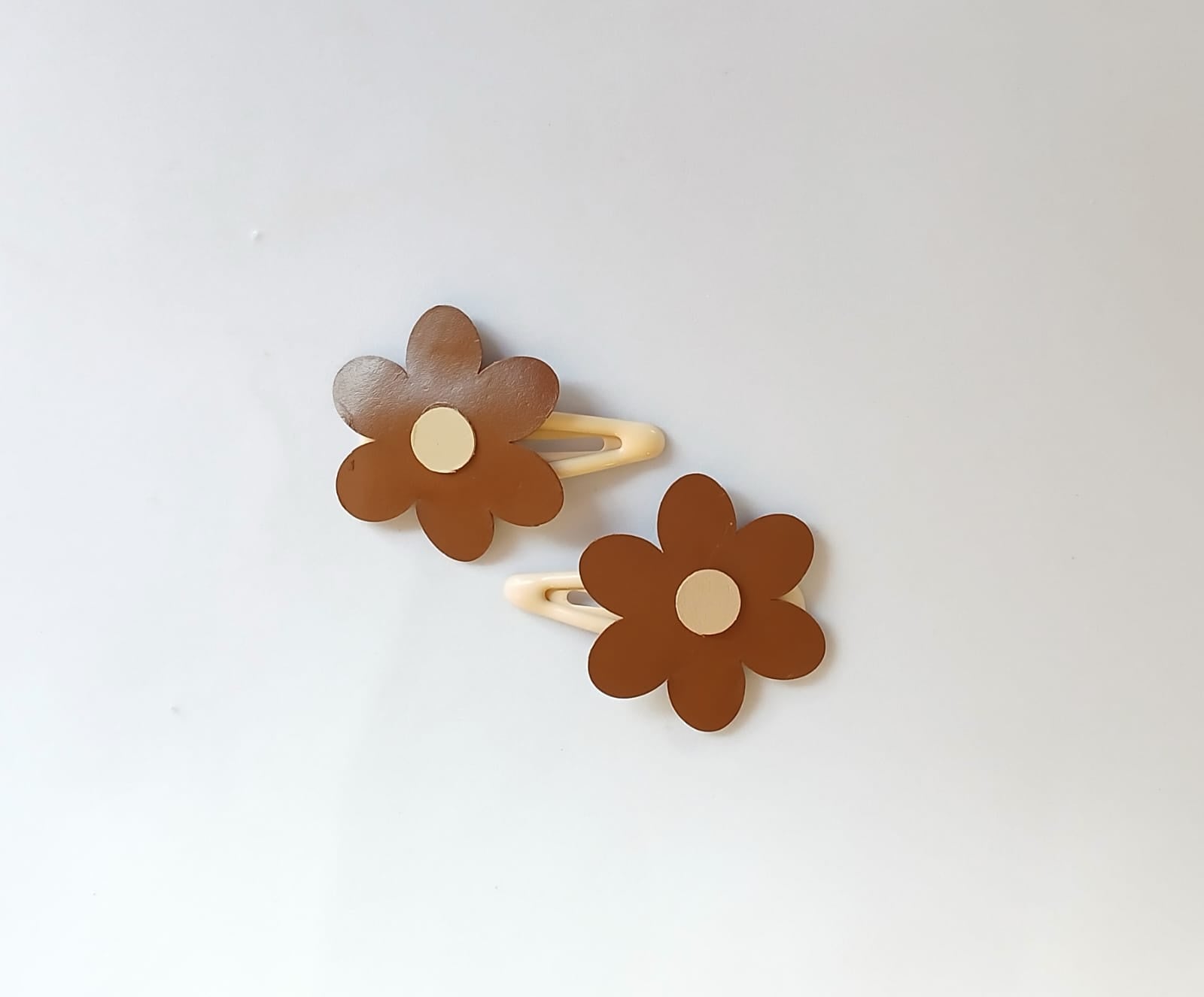 Meadow Flower Brown Clips