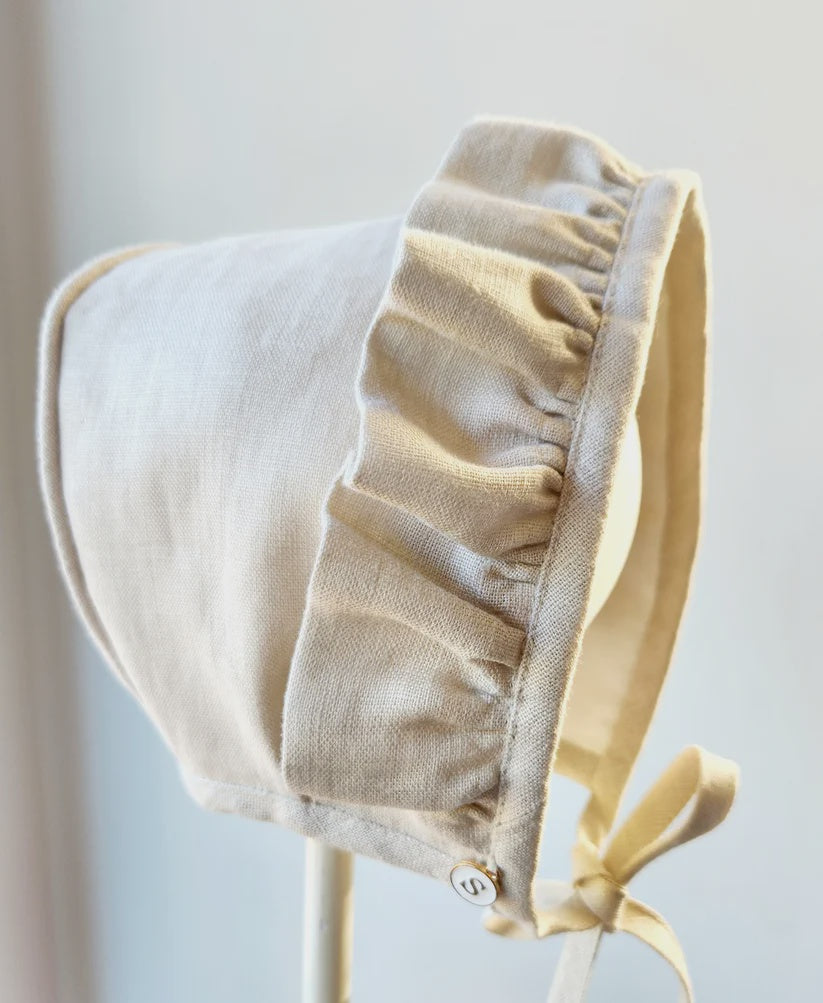 Small Dreams Horseshoe Bonnet | Natural Linen with Frill